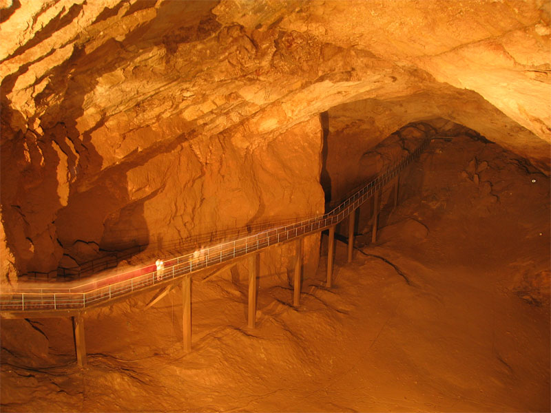 Новоафонская пещера