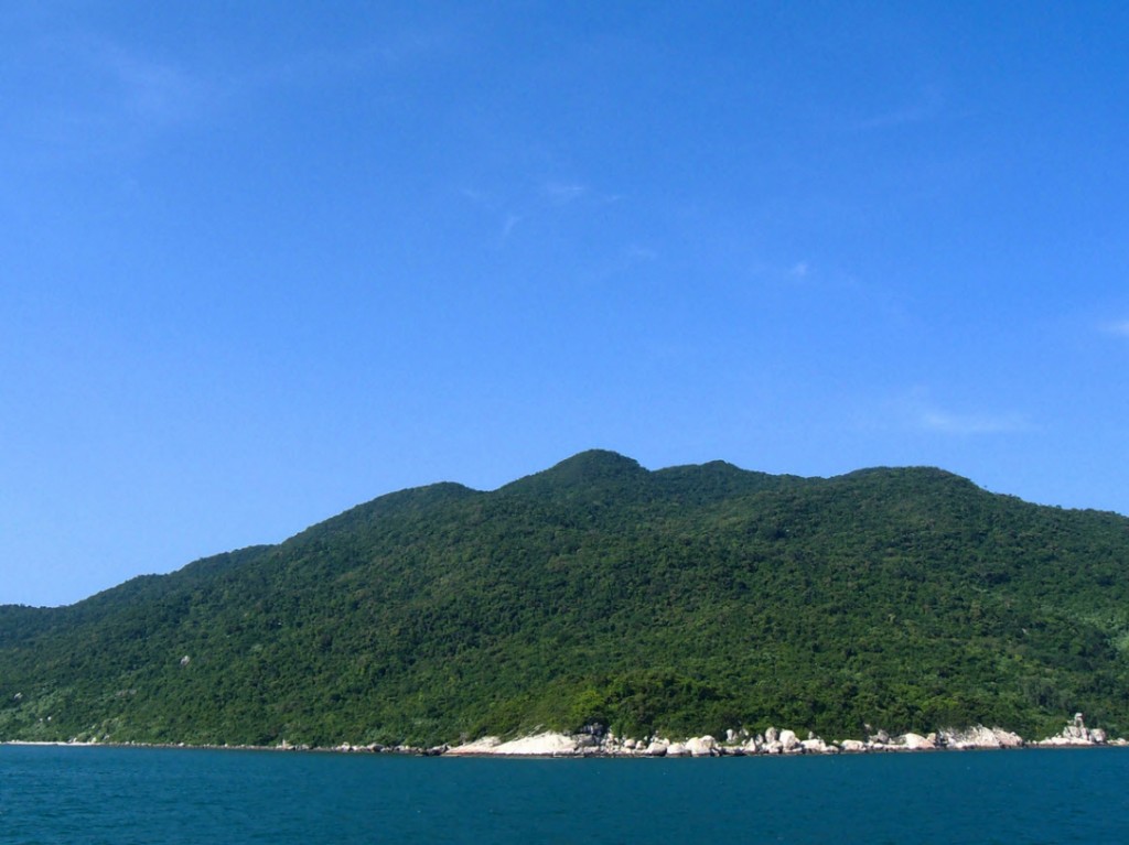 Остров страусов в заливе Ня Фу