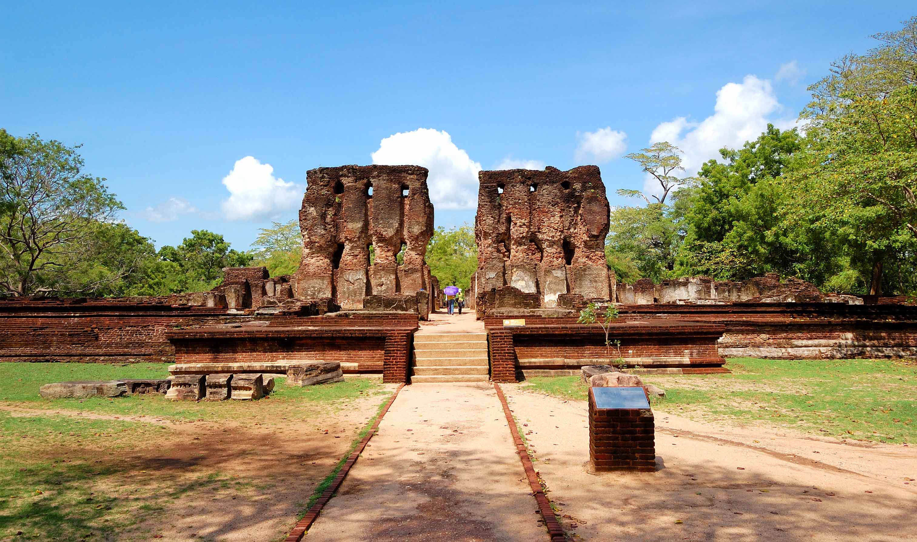 Шри ланка sri lanka. Полоннарува Шри Ланка. Древний город Полоннарува Шри Ланка. Древние города Полоннарува Шри Ланка. Достромичательности Шри Ланки.