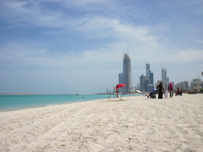 Пляж в Абу-Даби